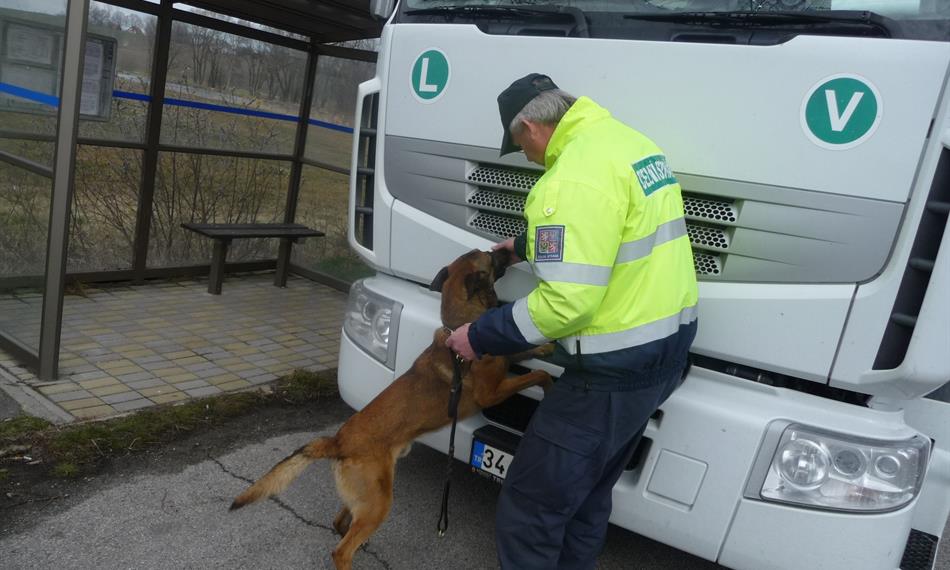 2018-2-1-925Jihočeští celníci II 1 2017 (1).JPG